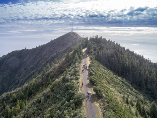 SÁBADOS DA NATUREZA - PERCURSO PEDESTRE - PICO BARTOLOMEU E LÉS A LÉS